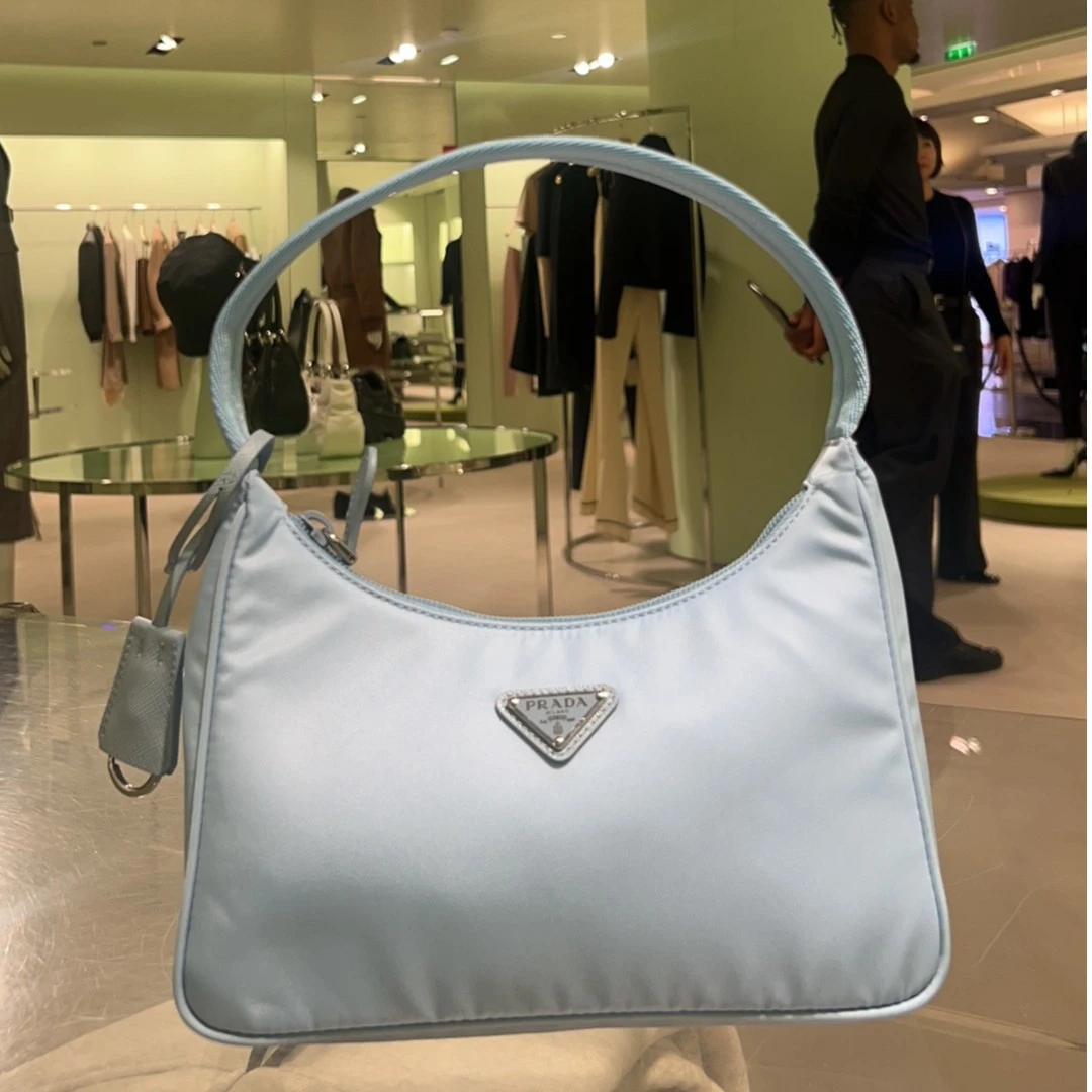 全新未使用 Prada/普拉达 普拉达2000腋下包