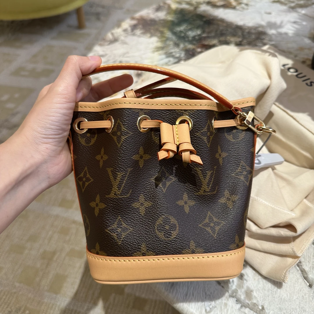 全新未使用 LouisVuitton/路易威登 老花 NANO NOÉ 水桶