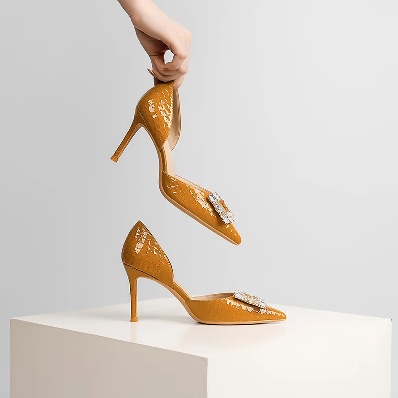 水钻方扣漆皮中空细高跟高跟鞋女细跟2024年春夏季新款尖头单鞋