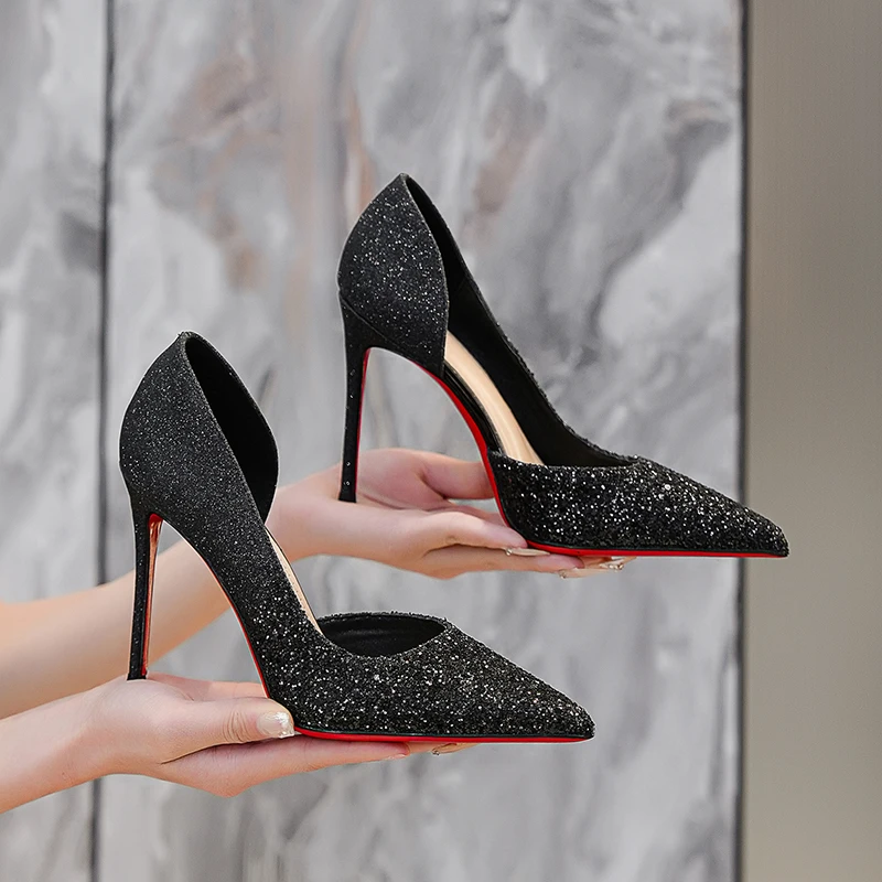 红底侧空亮片高跟鞋女细跟2026新款春秋亮片水晶婚鞋尖头性感单鞋