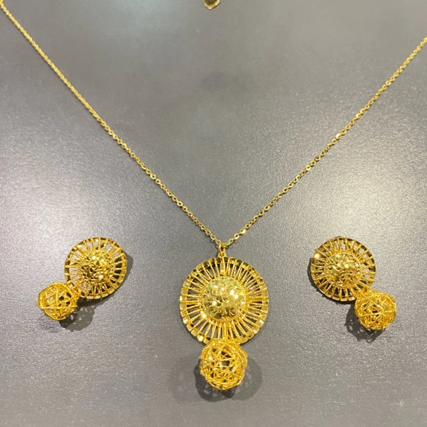 A播11g 足金999套链e