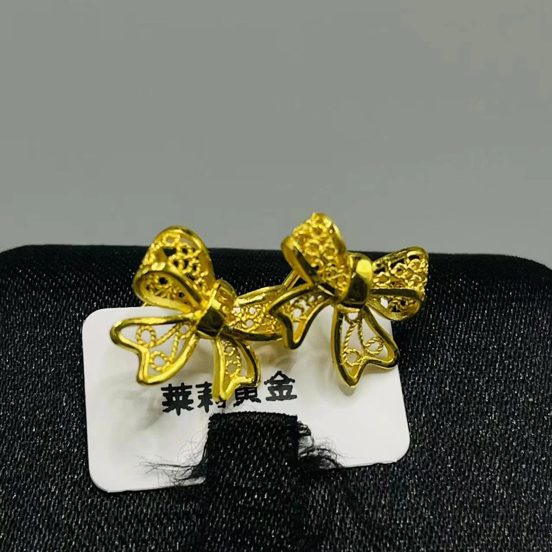 B播3.53g足金999耳饰e
