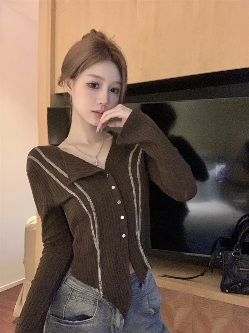 大码设计感不规则小香风长袖针织衫女早秋辣妹风修身显瘦短款上衣