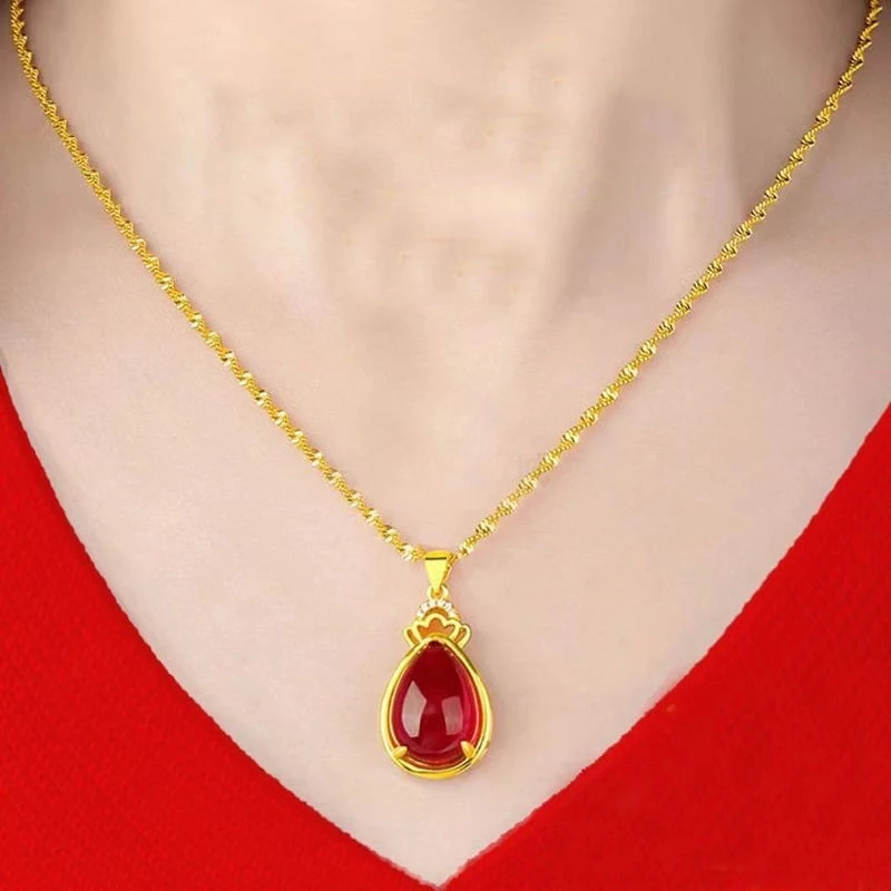 钛钢亚克力项链 女甜美项链锁骨链红色首饰气质妈妈金色时尚女款