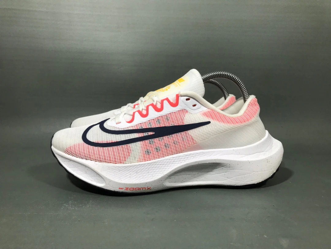 42码 耐克 Zoom fly5 白色碳板马拉松运动鞋跑步鞋/9新 无原盒