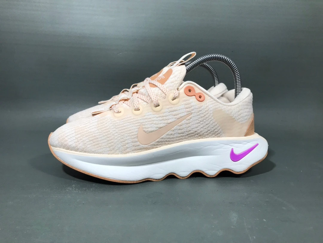 38码 耐克 Motiva 白橙运动鞋跑步鞋/无原盒