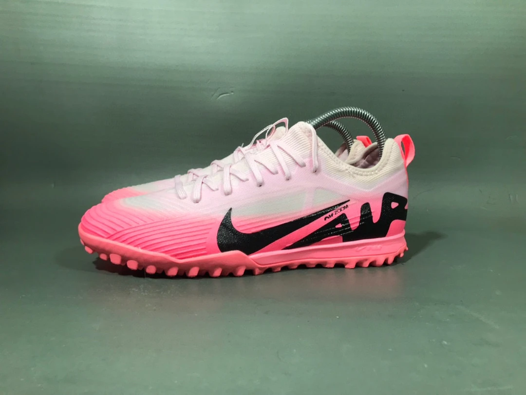 42码 耐克 Air Zoom Vapor胶质碎钉粉黑足球鞋运动鞋/无原盒