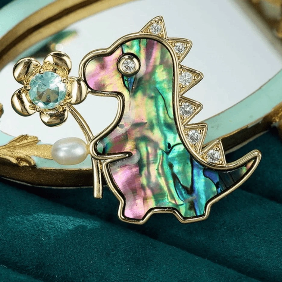 天然淡水珍珠白色米形小恐龙胸针时尚气质简约重工轻奢复古d206