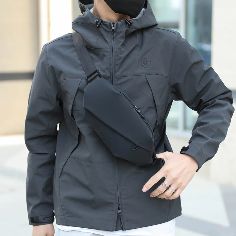 斜挎包男款休闲挎包男士包包潮牌小包男包胸包单肩包男生小背包男