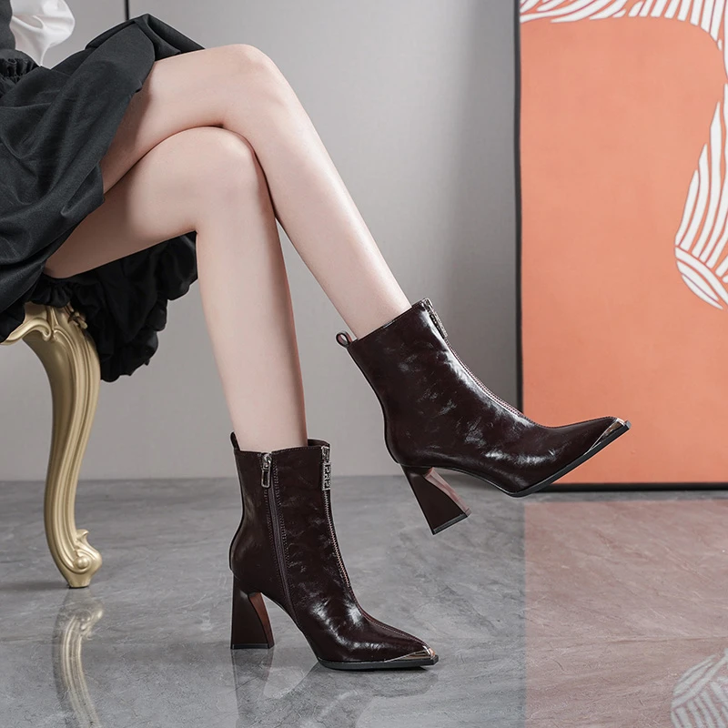 百搭气质金属尖头粗跟时装短靴2024年冬季新款加绒瘦瘦靴高跟鞋女