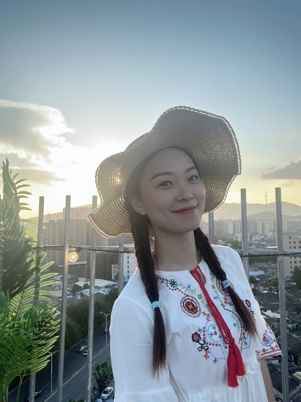 新款连衣裙夏长款棉麻刺绣显瘦复古民族风女云南中国风白色长裙子