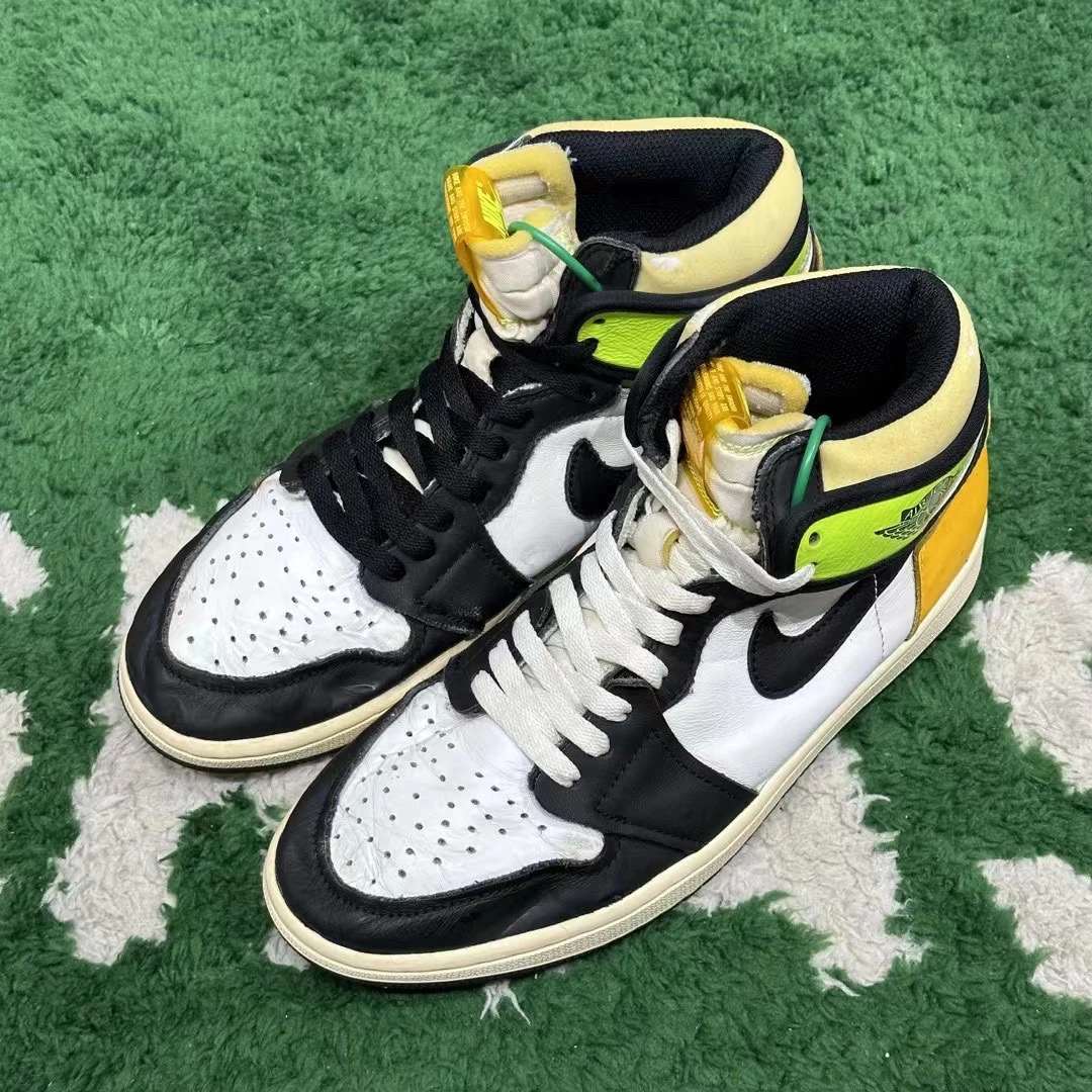 42码/ AJ1 黑黄脚趾 高帮篮球鞋 公价739特 555088-118