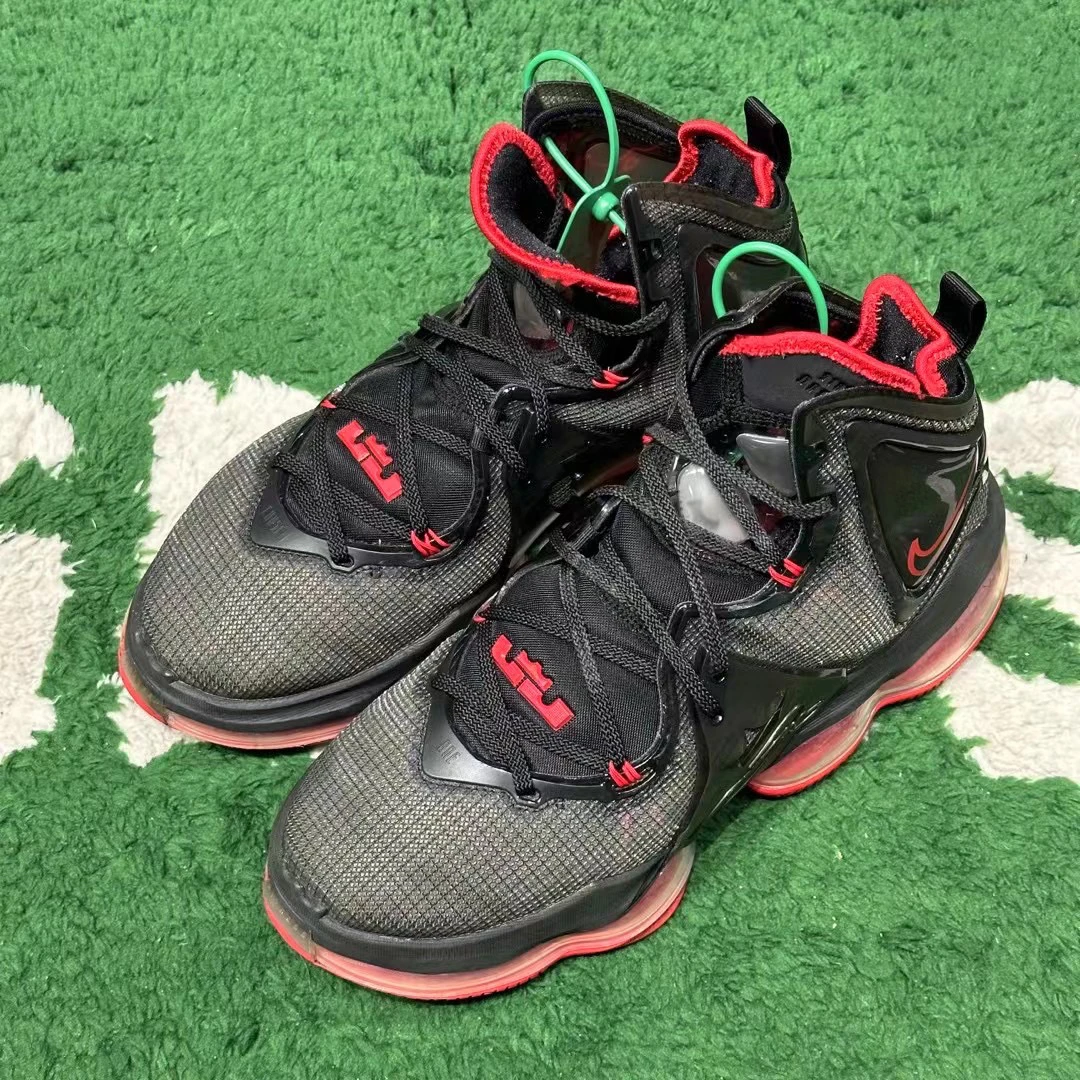 42.5码/ Nike 詹姆斯19 黑红 高帮篮球鞋 公价1599