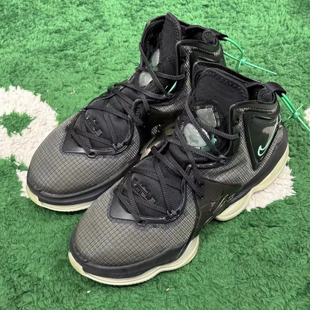 42码/ Nike 詹姆斯 19 黑灰 高帮篮球鞋 公价799 DC5340