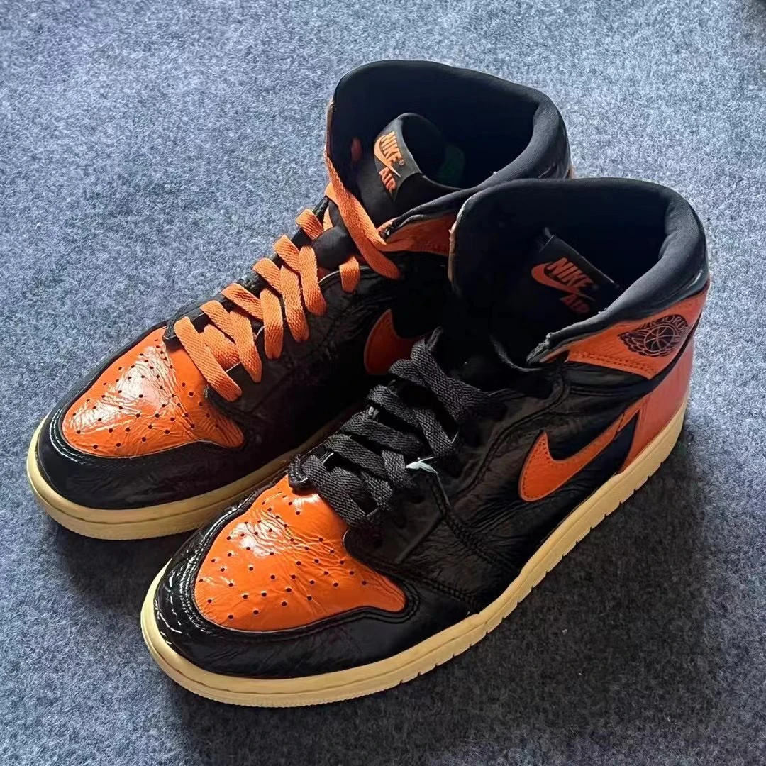 42.5码/AJ1猪油扣碎配色 高帮篮球鞋 公价1669