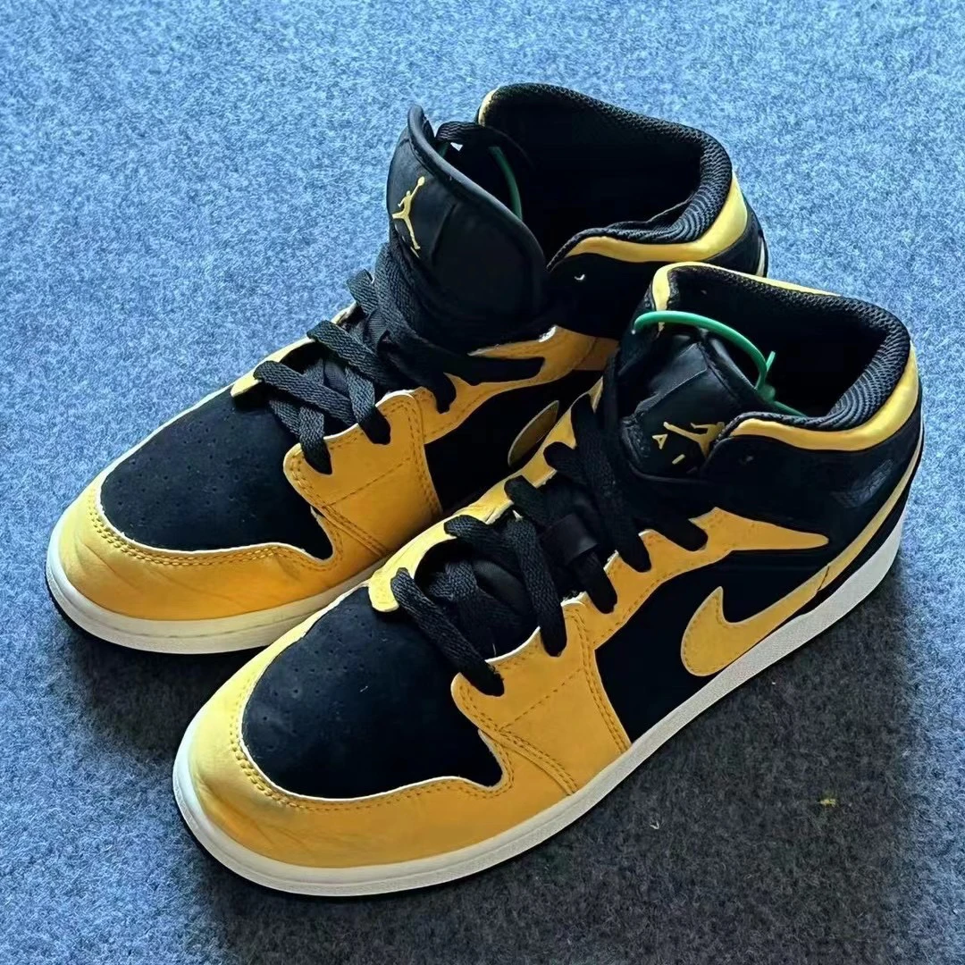 40码/AJ1Mid新欢配色 中帮篮球鞋 公价1199