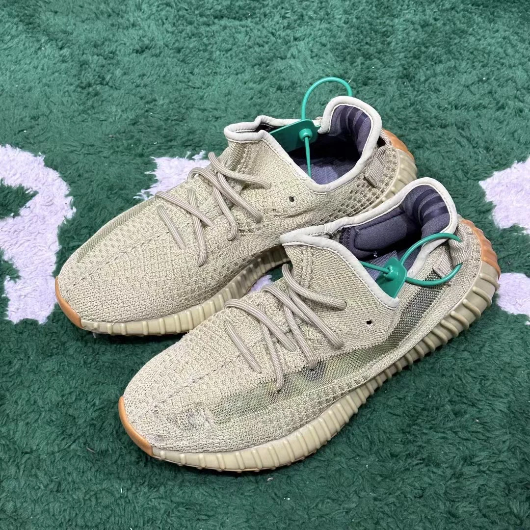 42码/ Adidas Yeezy 350 抹茶 低帮休闲鞋 公价2289