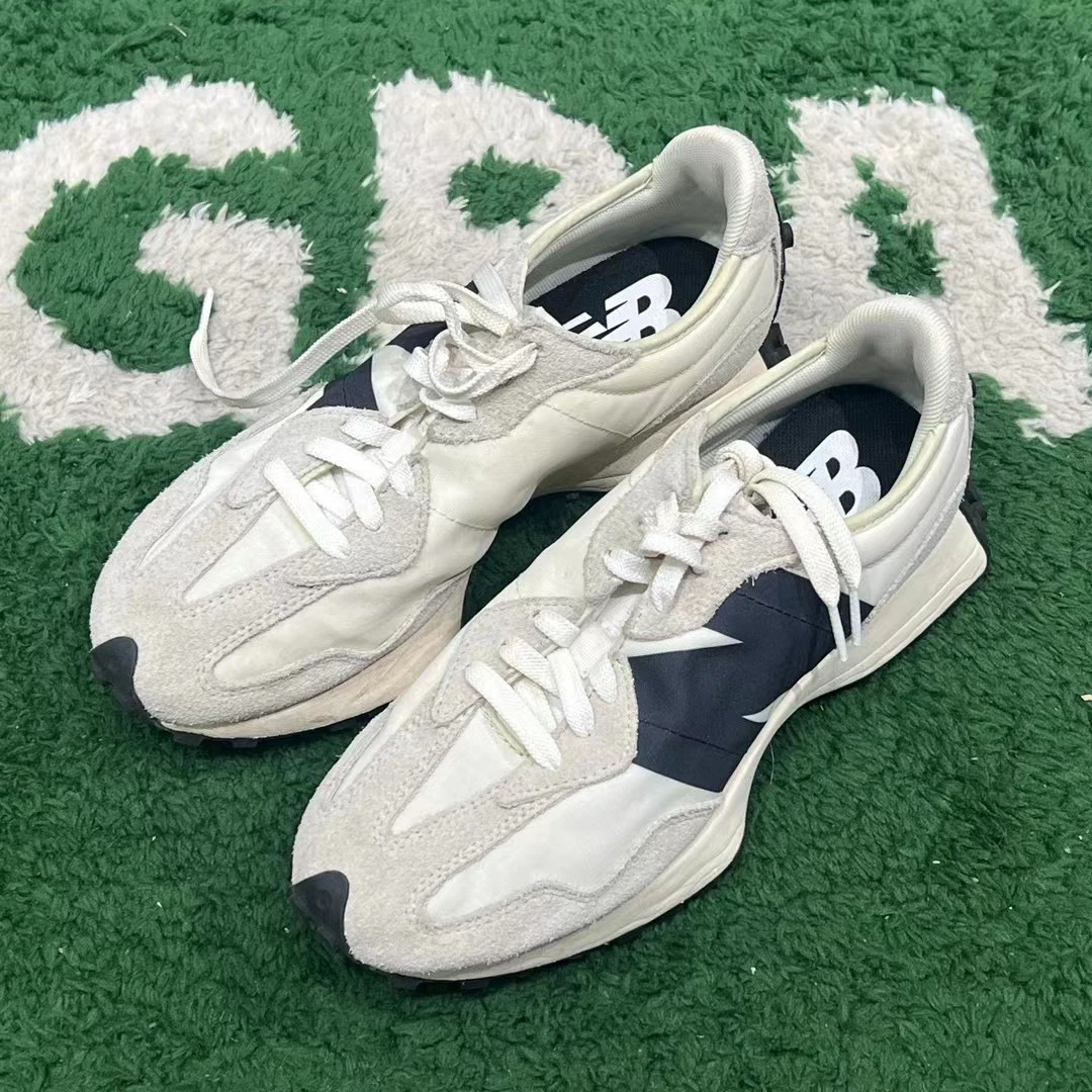 41.5码/ New Balance 327 白灰 低帮休闲鞋 公价509