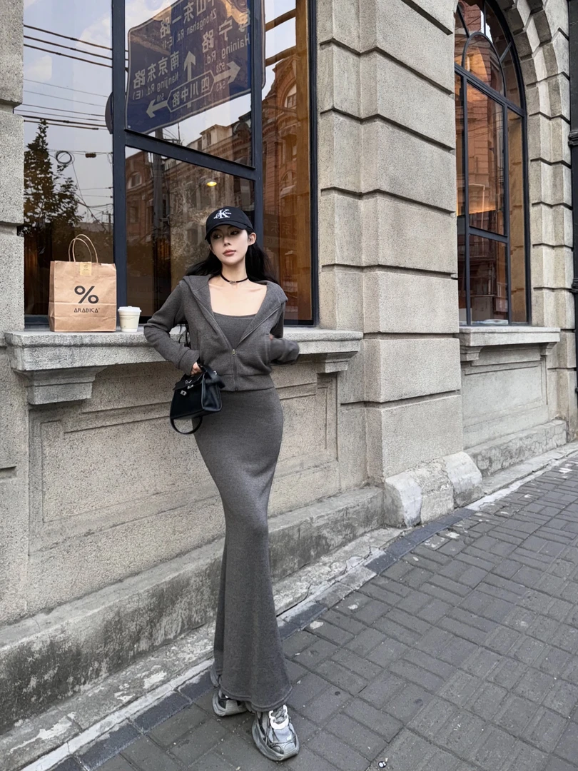 灰色卫衣套装裙宽松baby绒连帽外套修身显瘦方领连衣裙