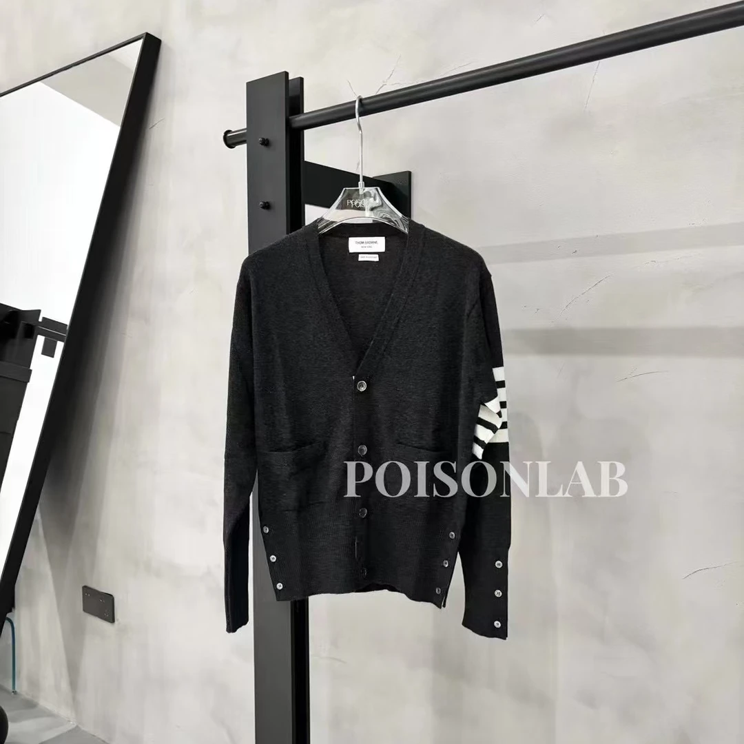 【杭州PoisonLab买手店】THOM BROWNE 深灰色羊绒针织开衫专柜15700