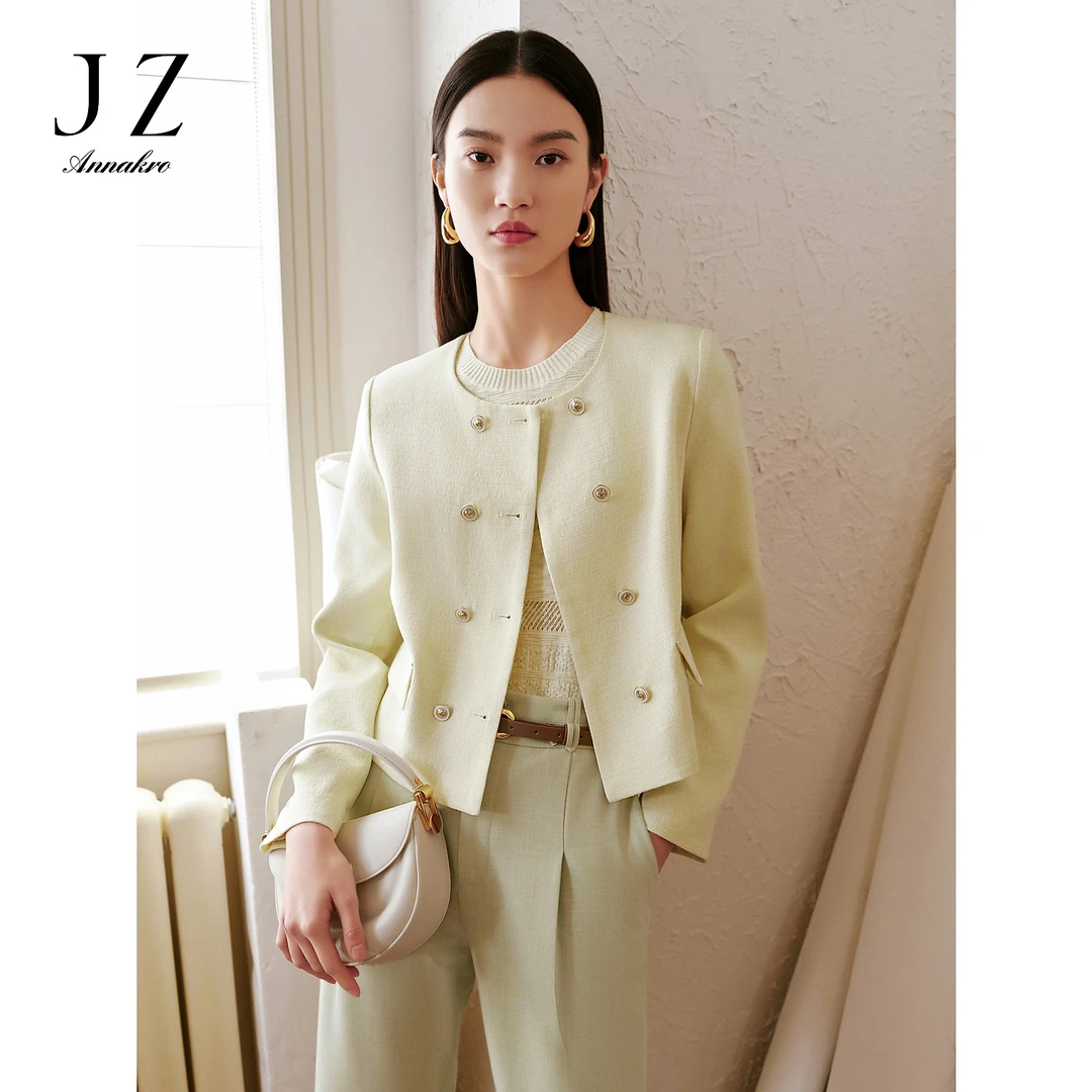 玖姿安娜蔻清新小香风双排扣袋盖H型短休闲外套女春季