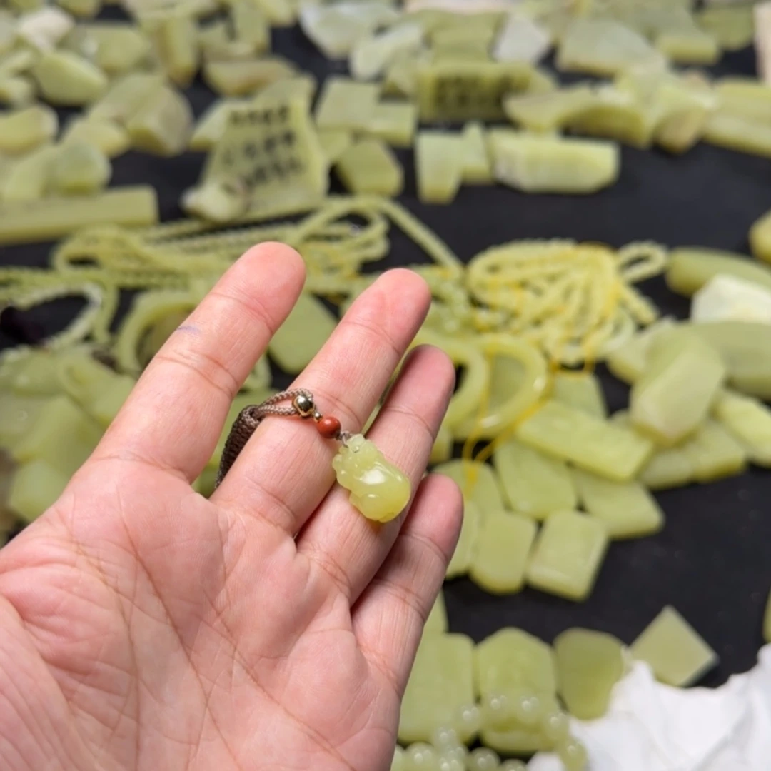 【闪购商品】和田玉（糖玉）颈饰未镶嵌金*溪