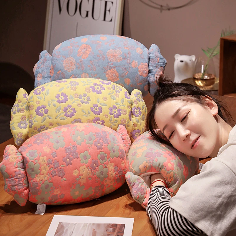 三层纱暖手抱枕插手可爱捂手枕午睡枕学生冬天卡通趴趴枕午休神器