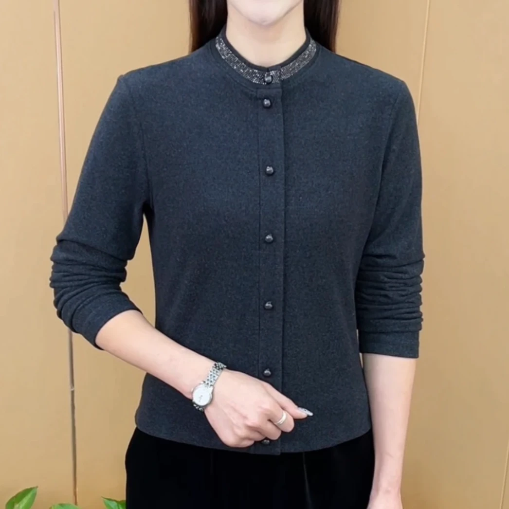 新款洋气烫钻精致圆领纯色双面绒设计感气质显瘦上衣