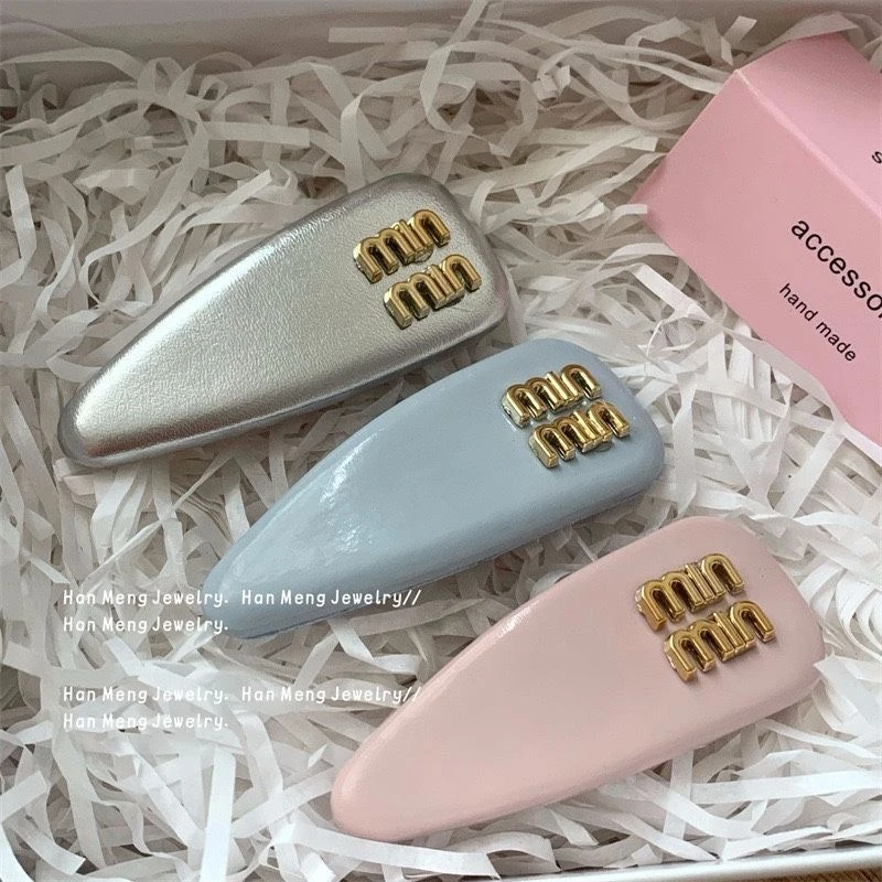 字母PU皮发夹弹簧夹糖果色侧边夹头miumiu粥粥发卡刘海侧边夹
