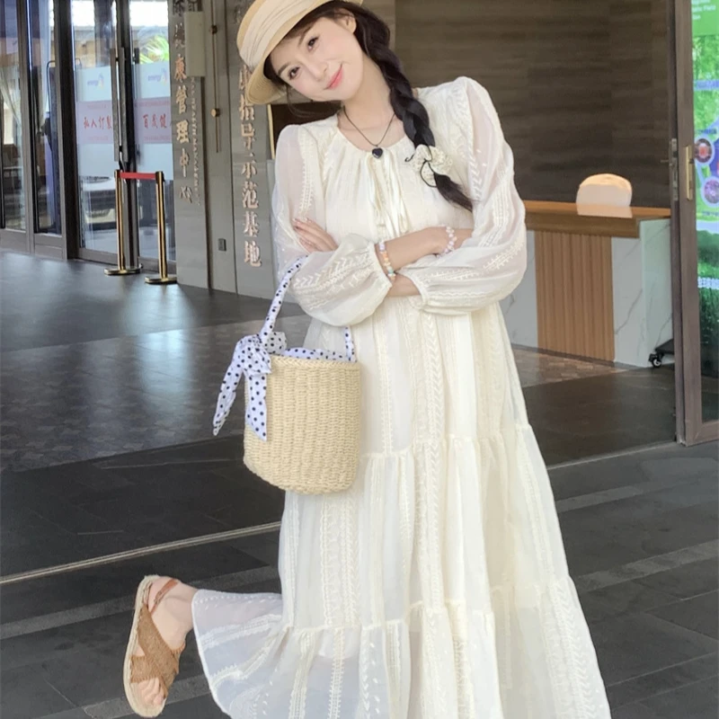 2024时尚百搭温柔早秋新款高级感杏色蕾丝重工刺绣收腰显瘦连衣裙