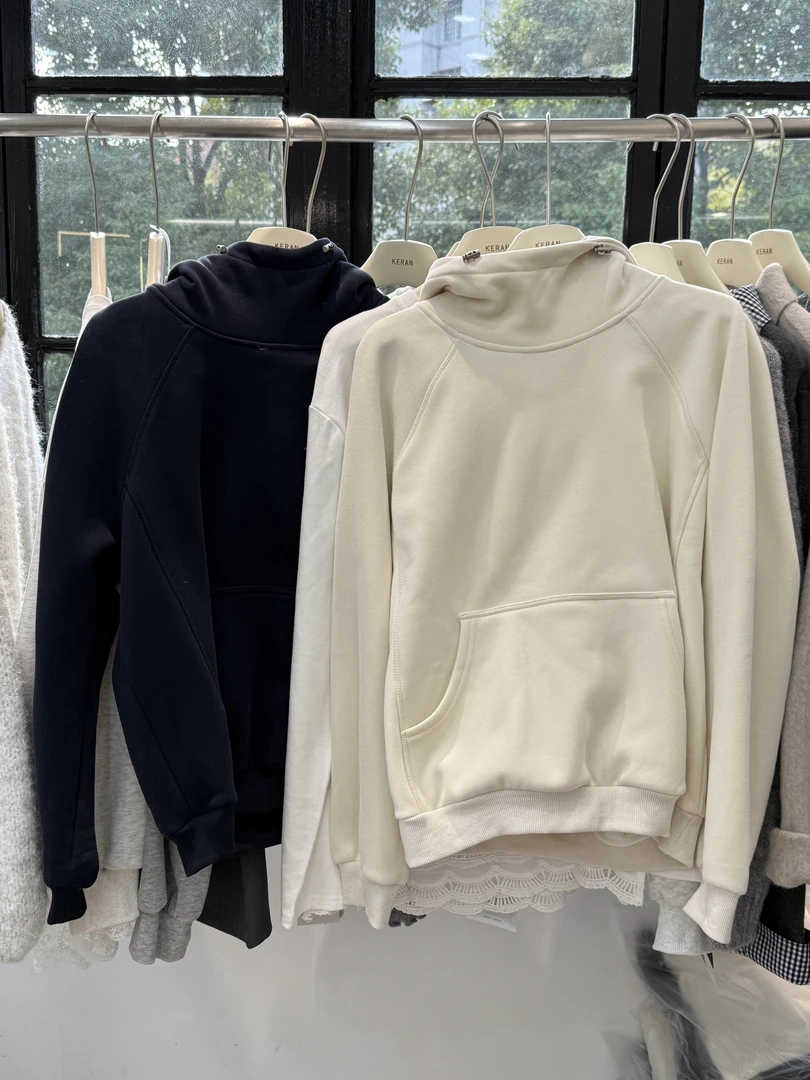 连帽显瘦加绒短款卫衣正肩设计休闲百搭