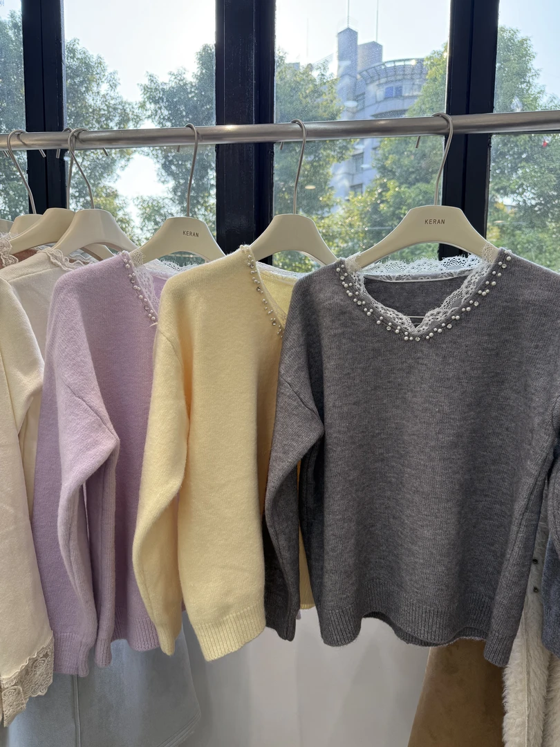 珍珠V领口设计毛衣温柔风针织上衣