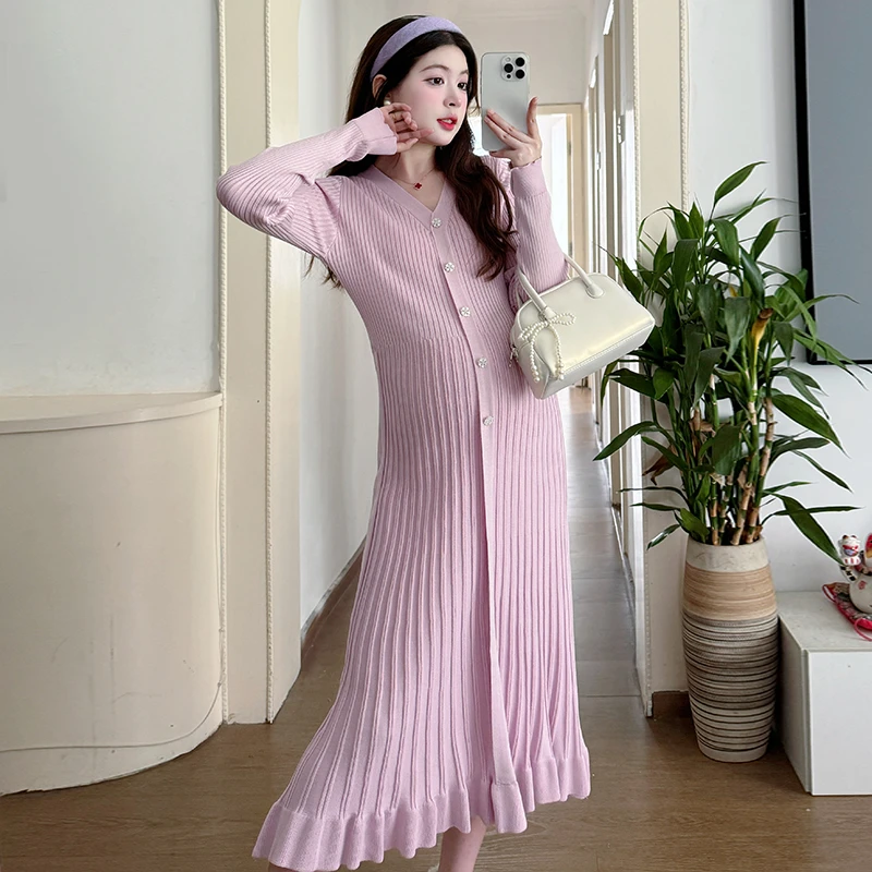 孕妇装2025秋冬潮款连衣裙韩版高级感V领单排扣针织百褶孕妇裙子