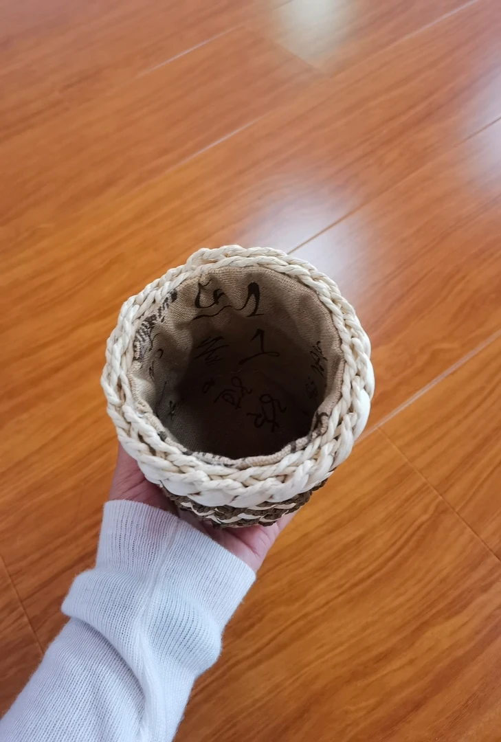 玉米皮手工编织笔筒