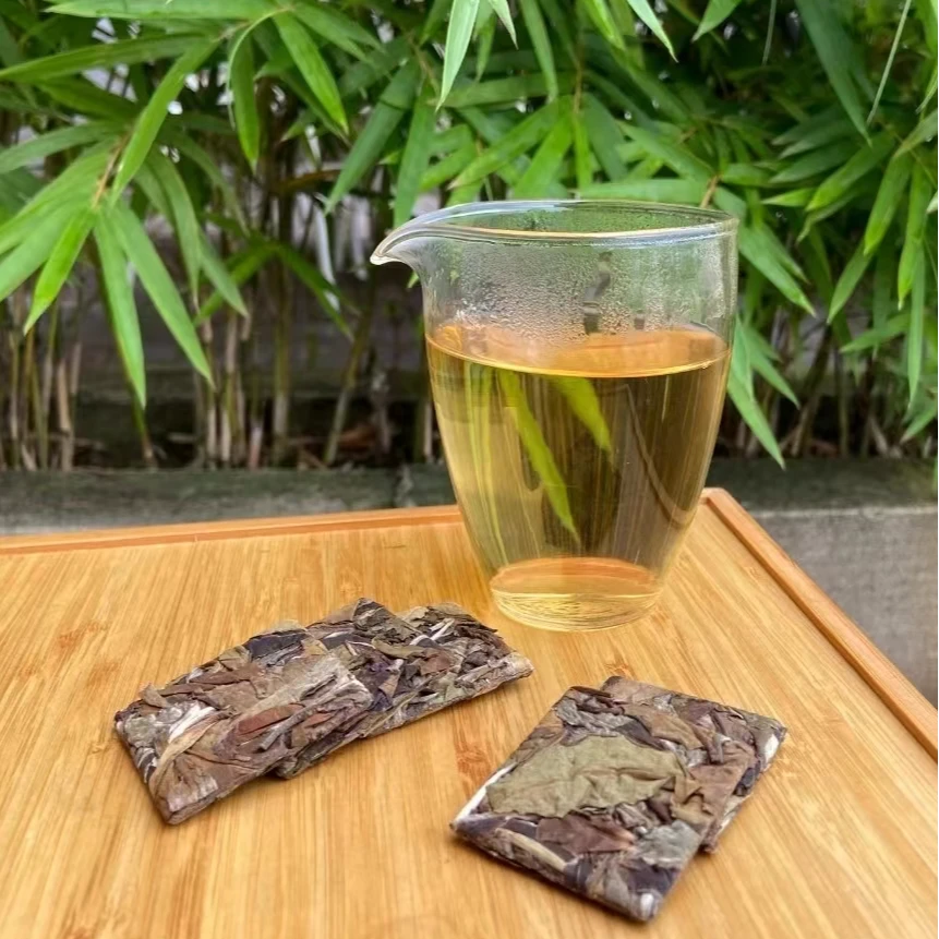 云南冰岛三星白茶 100克分装  4克一片