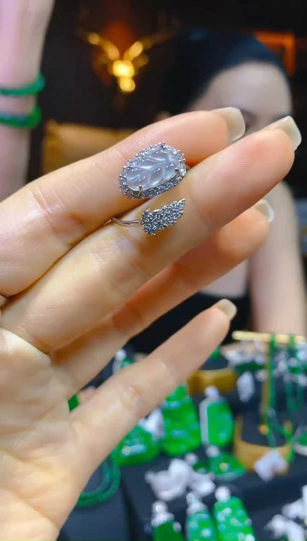 【闪购商品】翡翠000银S925镶嵌天然A货翡翠叶子戒指