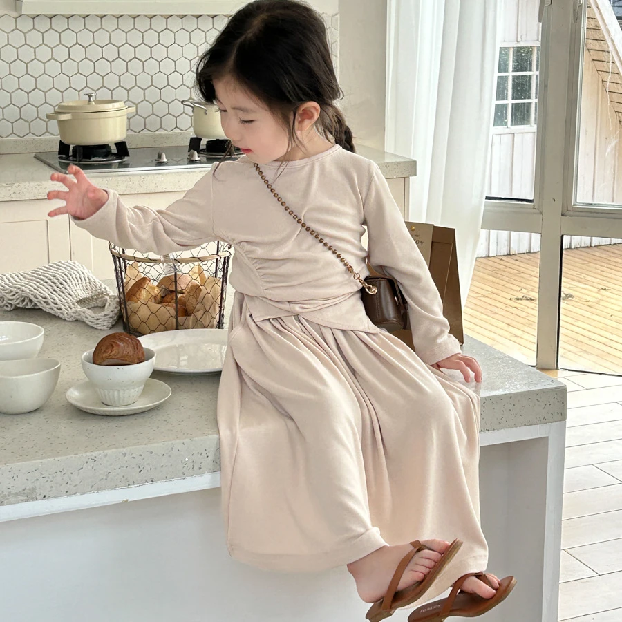 2024春夏新款炸街网红爆款两件套韩系温柔上衣冷淡系女童高级套装