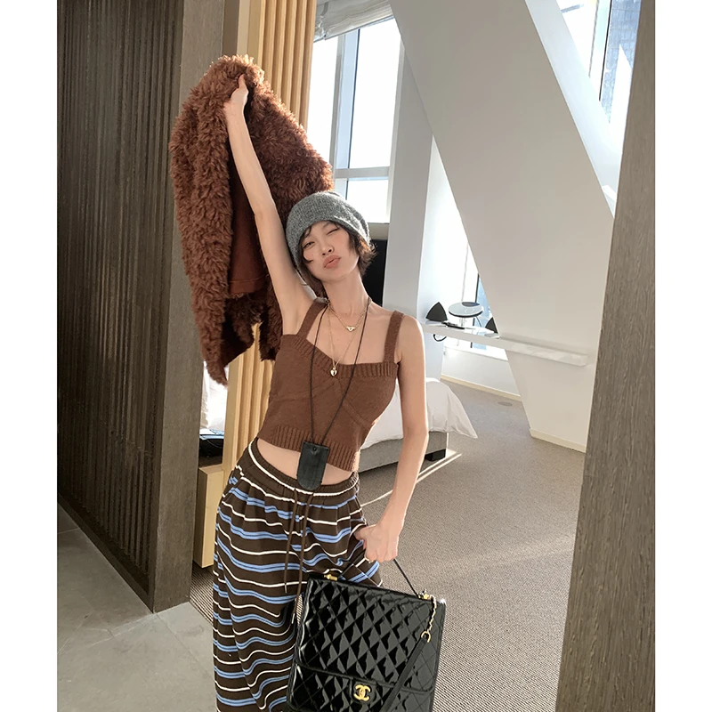 【3D建模胸】30%丝光小绵羊毛吊带毛线背心女短款3976