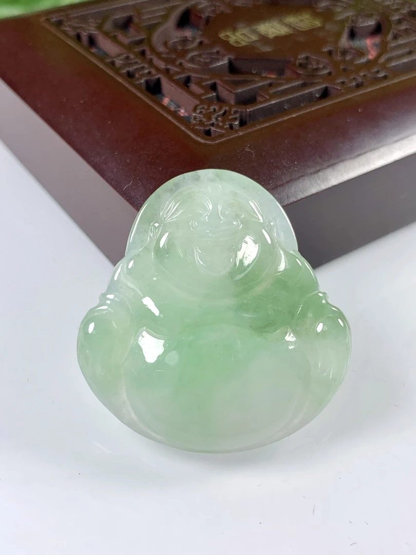 缅甸天然翡翠A货，冰润飘绿佛公吊坠挂件俏色