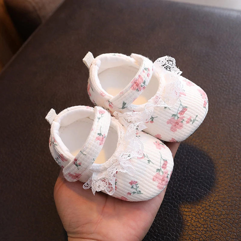 婴儿学步鞋山茶花蕾丝花边女宝宝软底防掉0-12个月春秋单鞋夏凉鞋