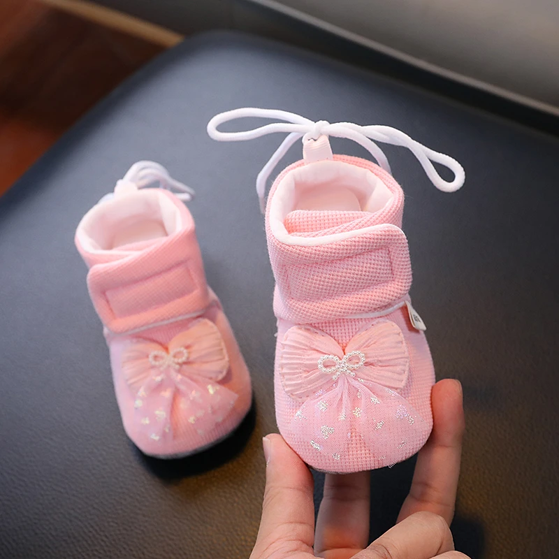 婴儿棉鞋加绒雪地靴秋冬防掉防滑保暖护脚软底外穿宝宝0至1岁鞋子