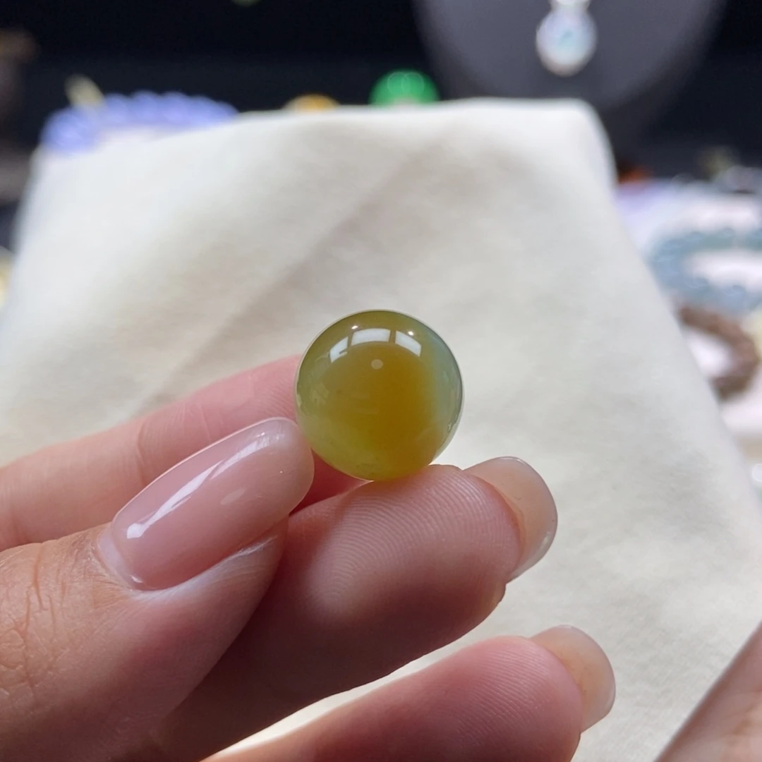 翡翠颈饰未镶嵌红翡色根珠卡13