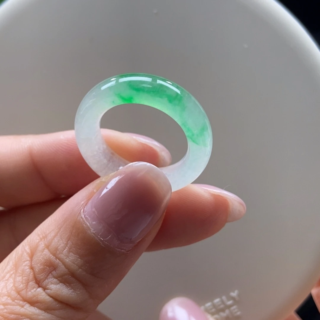 翡翠戒圈未镶嵌冰飘阳绿