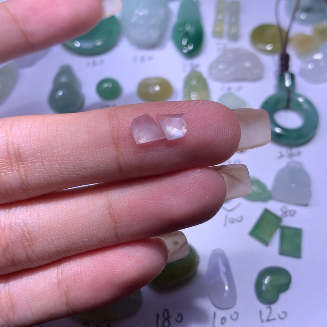 翡翠颈饰未镶嵌切割