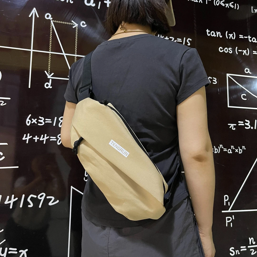 时尚防水登山包包胸包便携夏季潮流户外男女轻便运动斜挎包休闲包