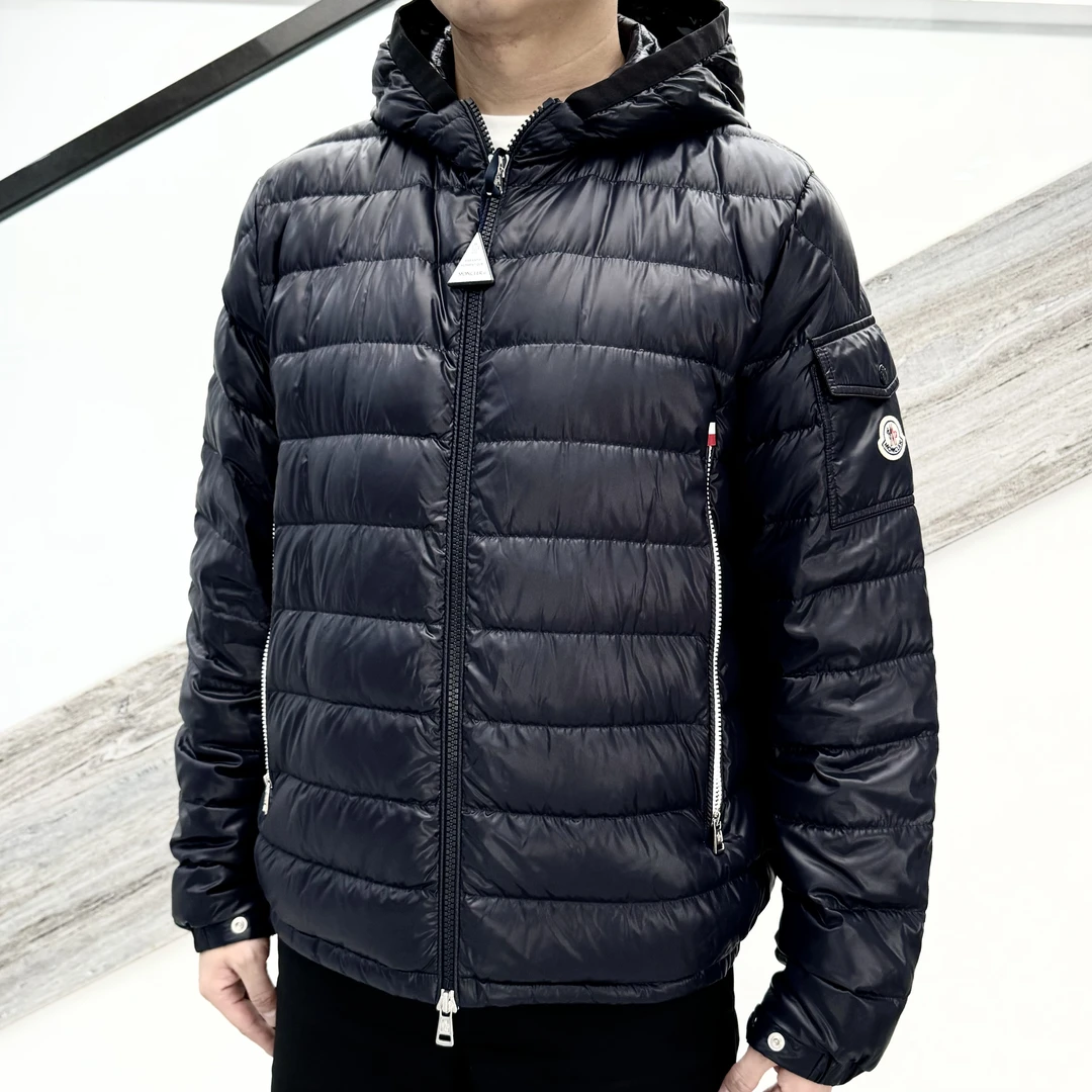 全新未使用 MONCLER 蒙口 GALION 长口袋白色拉链连帽羽绒服 男款