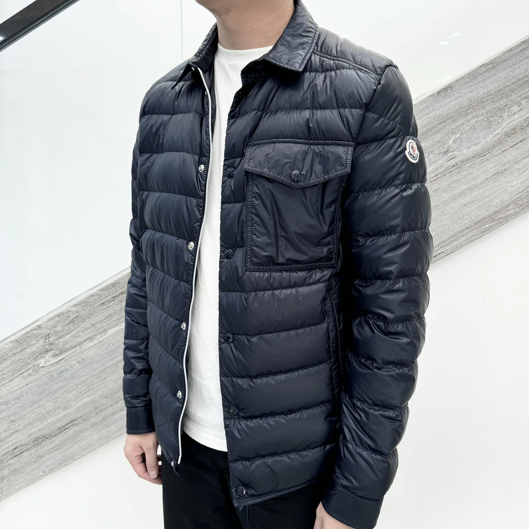 全新未使用 MONCLER 蒙口TENIBRES翻领胸前口袋手臂标薄款羽绒服