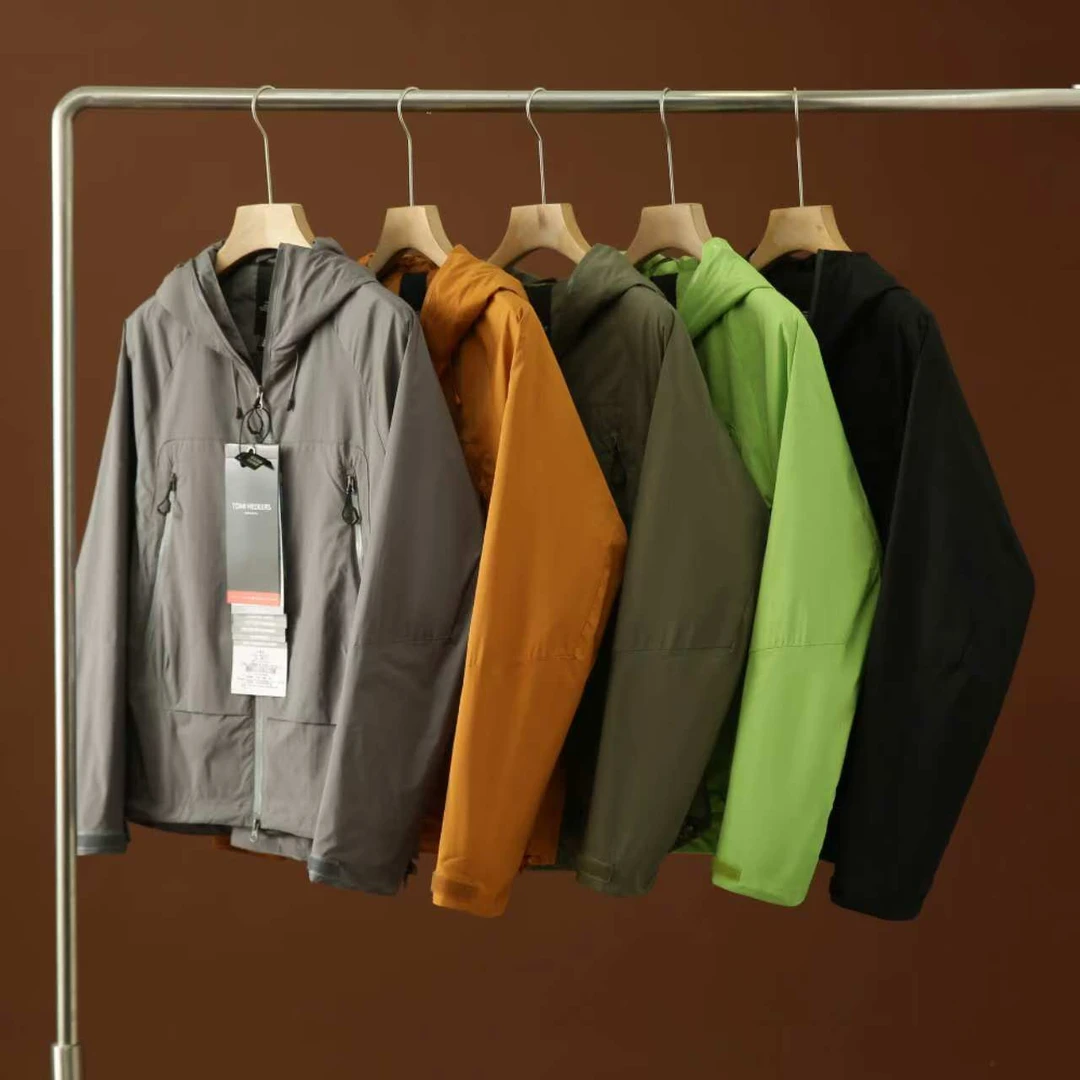 秋季户外软壳运动防水透气休闲连帽登山服薄款