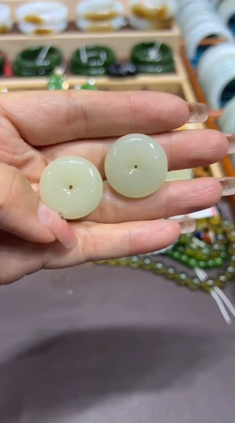 【闪购商品】和田玉挂件未镶嵌拍一发一，多样性发货