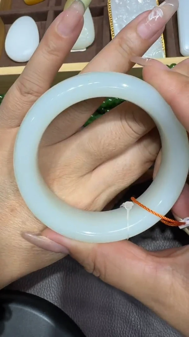 【闪购商品】和田玉手镯未镶嵌56